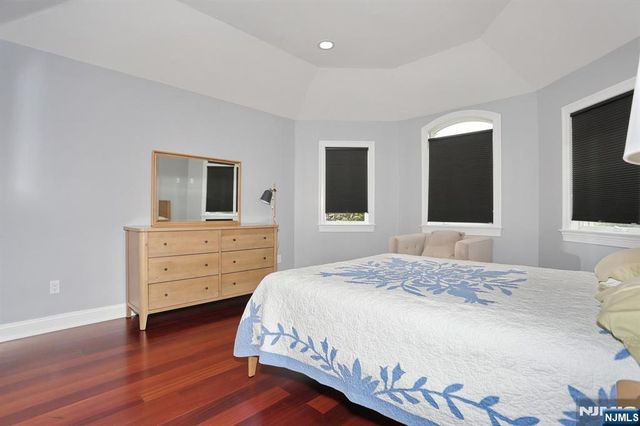 39 Burton Avenue, Hasbrouck Heights, NJ 07604