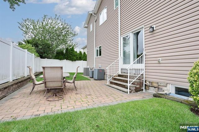 39 Burton Avenue, Hasbrouck Heights, NJ 07604