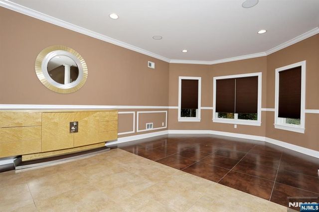 39 Burton Avenue, Hasbrouck Heights, NJ 07604