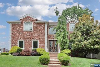 39 Burton Avenue, Hasbrouck Heights, NJ 07604