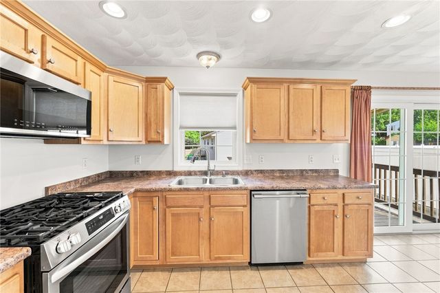 25 Plaza Street, Cranston, RI 02920