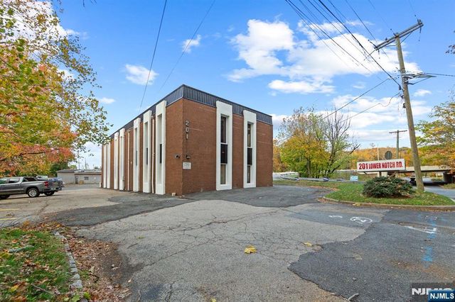 201 Lower Notch Road, Little Falls, NJ 07424