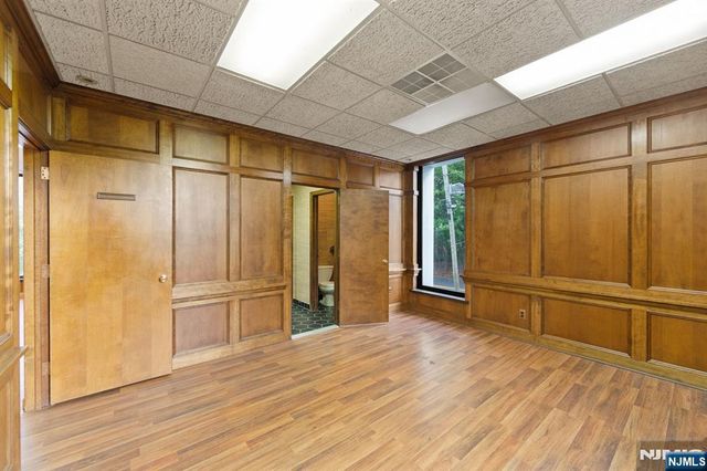 201 Lower Notch Road, Little Falls, NJ 07424