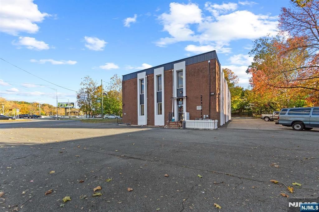 201 Lower Notch Road, Little Falls, NJ 07424