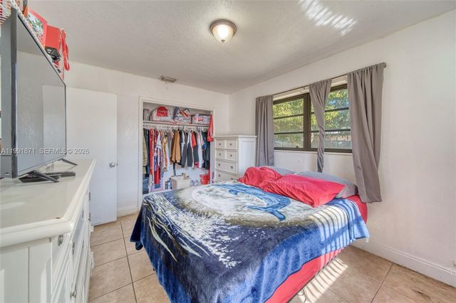 2451 NW 182nd Ter, Miami Gardens, FL 33056