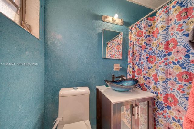 2451 NW 182nd Ter, Miami Gardens, FL 33056