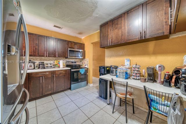 2451 NW 182nd Ter, Miami Gardens, FL 33056
