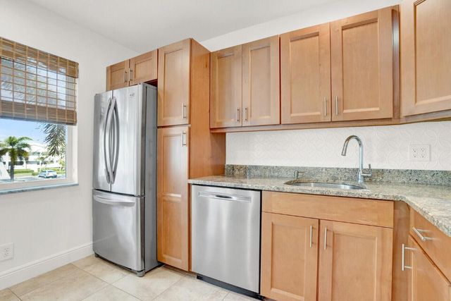 32 Colonial Club Drive 203, Boynton Beach, FL 33435