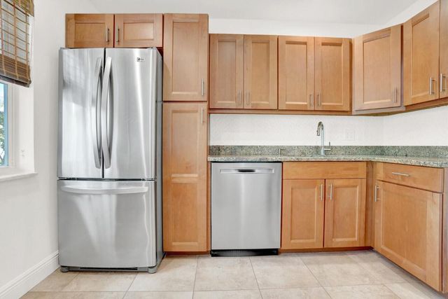 32 Colonial Club Drive 203, Boynton Beach, FL 33435