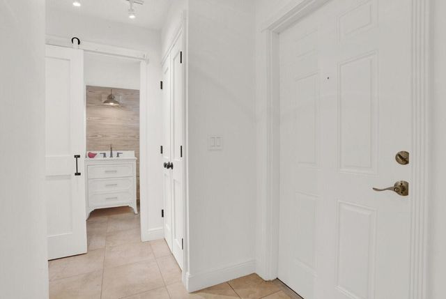 32 Colonial Club Drive 203, Boynton Beach, FL 33435