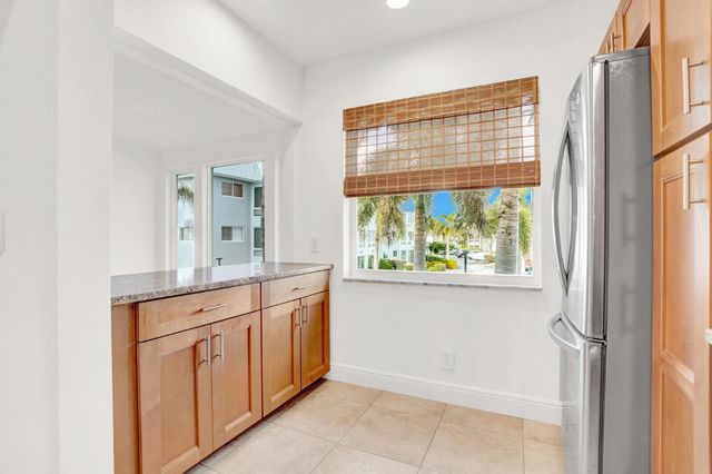 32 Colonial Club Drive 203, Boynton Beach, FL 33435