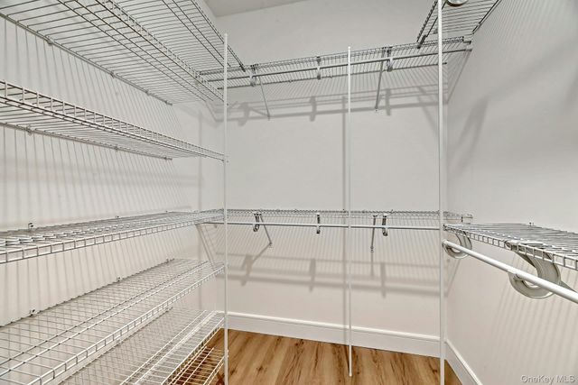 509 Oak Bluff Court, Moriches, NY 11955