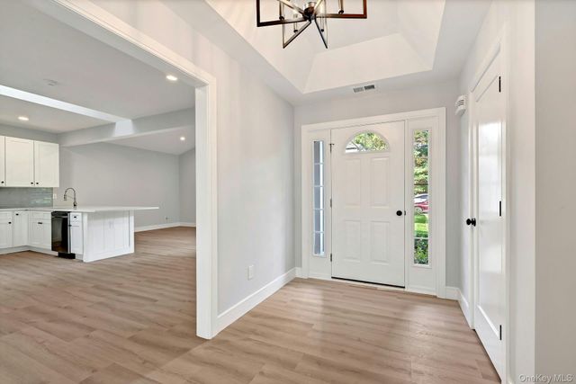 509 Oak Bluff Court, Moriches, NY 11955