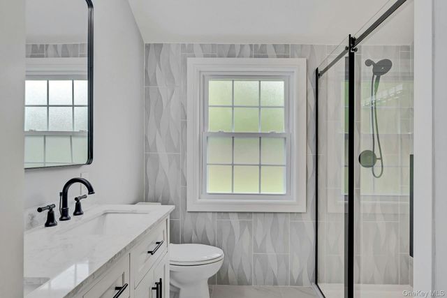 509 Oak Bluff Court, Moriches, NY 11955