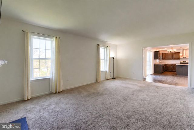 7050 BEAVER SPRING RD, Harrisburg, PA 17111