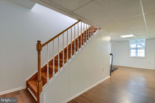 7050 BEAVER SPRING RD, Harrisburg, PA 17111