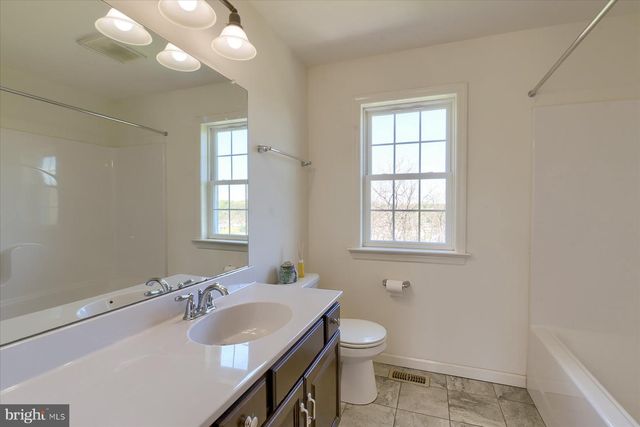 7050 BEAVER SPRING RD, Harrisburg, PA 17111