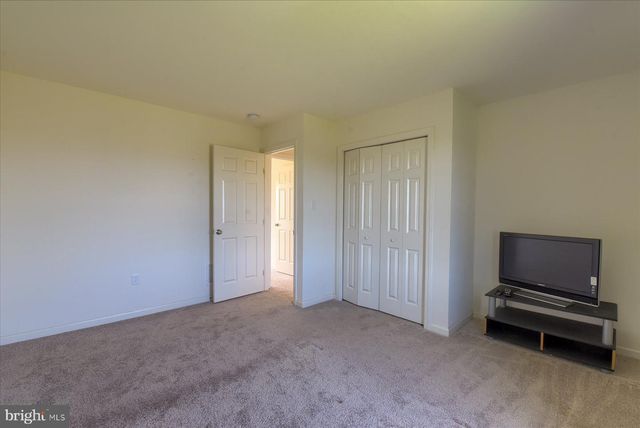 7050 BEAVER SPRING RD, Harrisburg, PA 17111