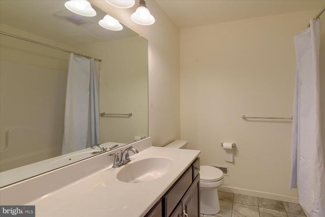 7050 BEAVER SPRING RD, Harrisburg, PA 17111