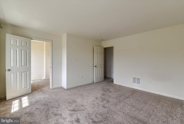 7050 BEAVER SPRING RD, Harrisburg, PA 17111