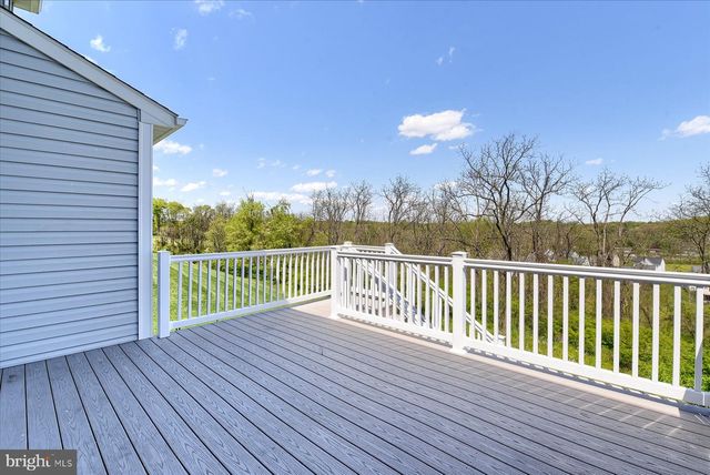 7050 BEAVER SPRING RD, Harrisburg, PA 17111