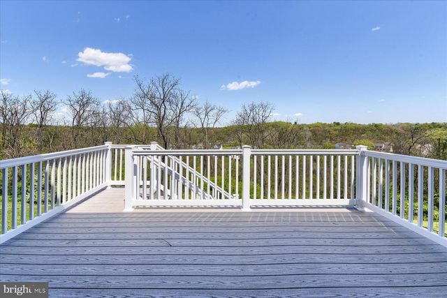 7050 BEAVER SPRING RD, Harrisburg, PA 17111