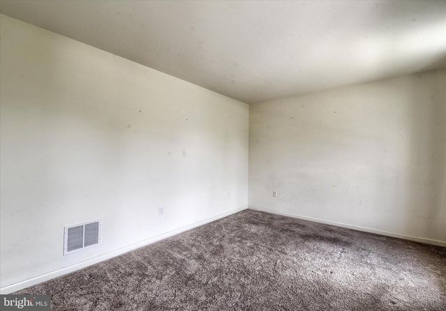 7050 BEAVER SPRING RD, Harrisburg, PA 17111
