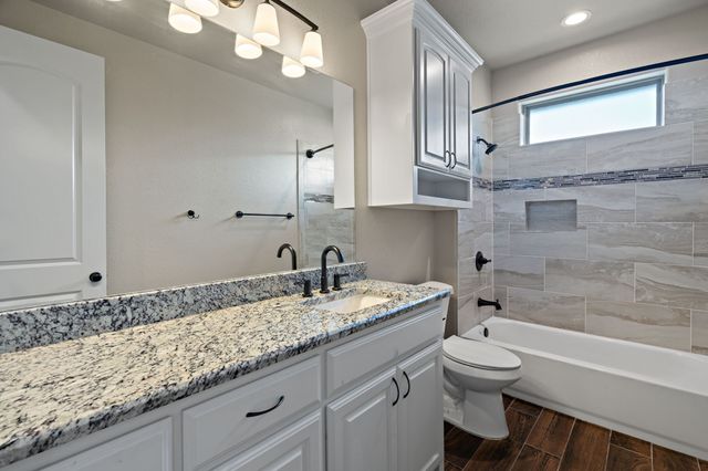 337 Kenyon Court, Granbury, TX 76049