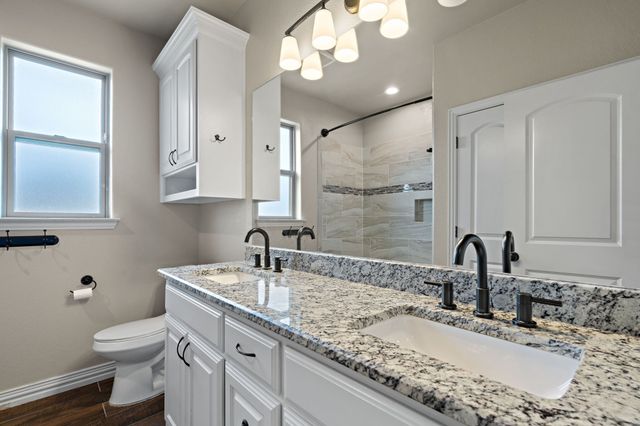 337 Kenyon Court, Granbury, TX 76049