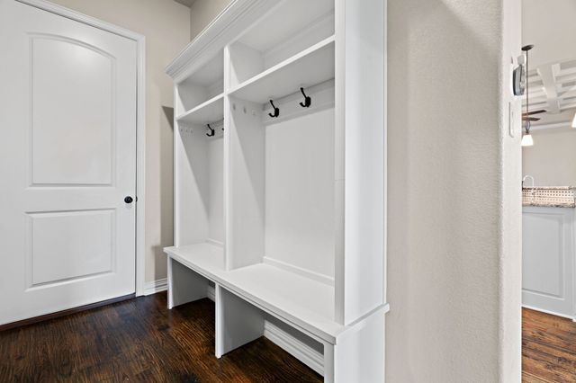 337 Kenyon Court, Granbury, TX 76049