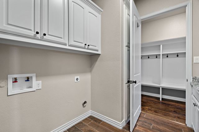 337 Kenyon Court, Granbury, TX 76049