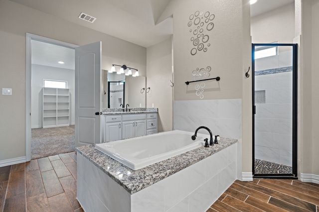 337 Kenyon Court, Granbury, TX 76049