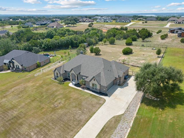 337 Kenyon Court, Granbury, TX 76049