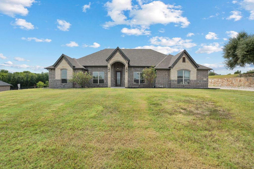 337 Kenyon Court, Granbury, TX 76049