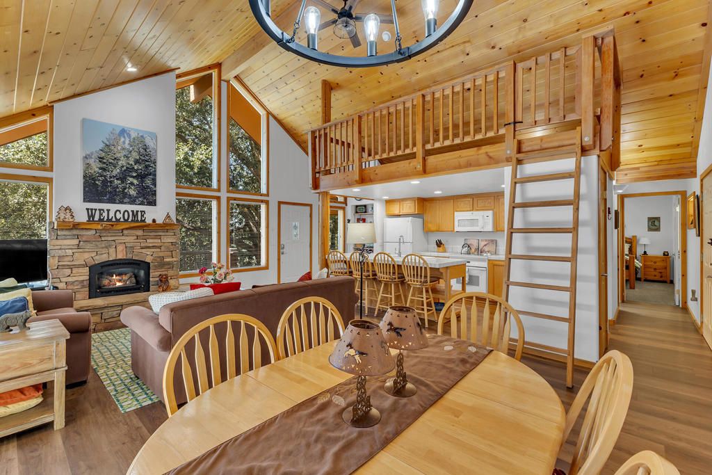 Image 13 of property listing at 25860 Sunset View Drive, Idyllwild, CA 92549