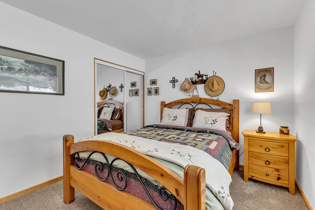 Image 20 of property listing at 25860 Sunset View Drive, Idyllwild, CA 92549