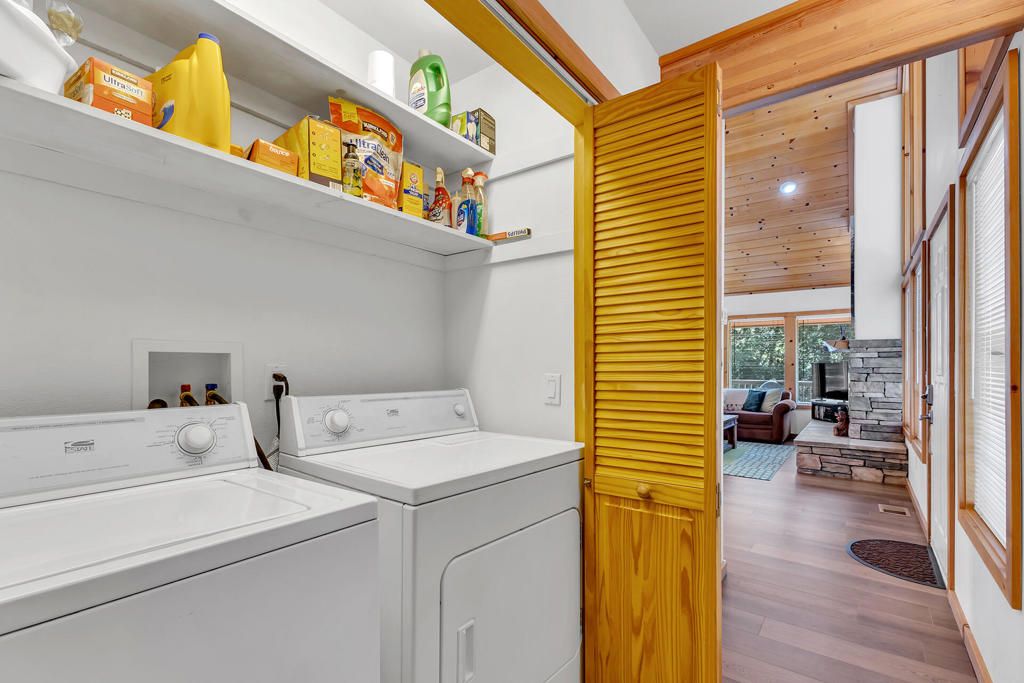 Image 29 of property listing at 25860 Sunset View Drive, Idyllwild, CA 92549