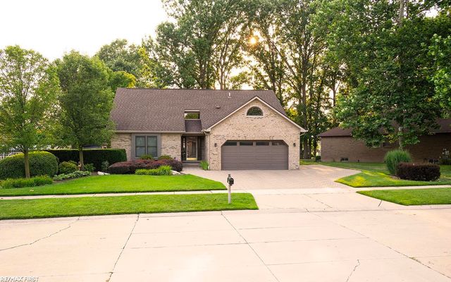 48315 Walden Road, Macomb, MI 48044