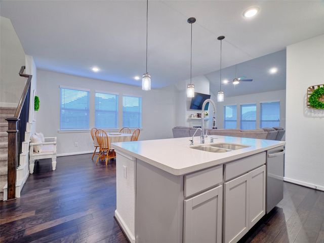 400 Beken Cove Lane, La Porte, TX 77571