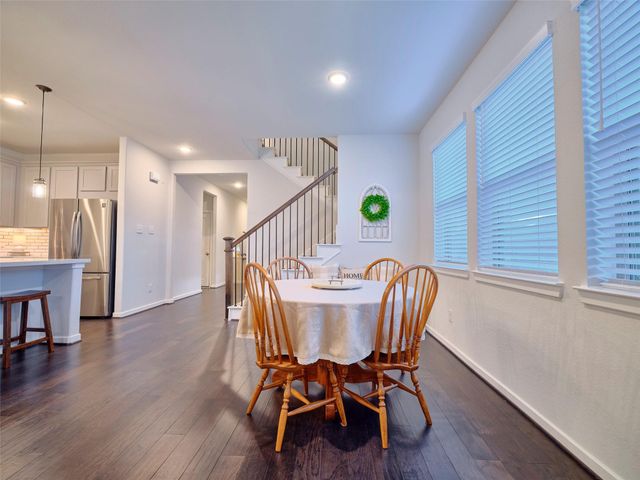 400 Beken Cove Lane, La Porte, TX 77571