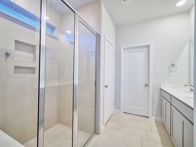 400 Beken Cove Lane, La Porte, TX 77571