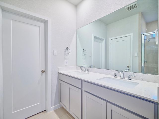 400 Beken Cove Lane, La Porte, TX 77571