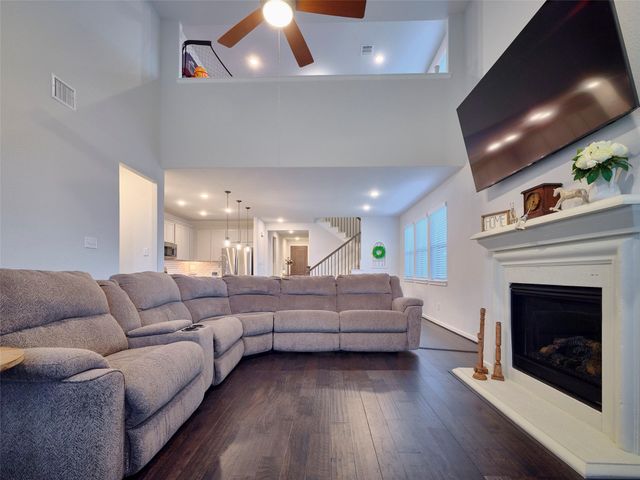 400 Beken Cove Lane, La Porte, TX 77571