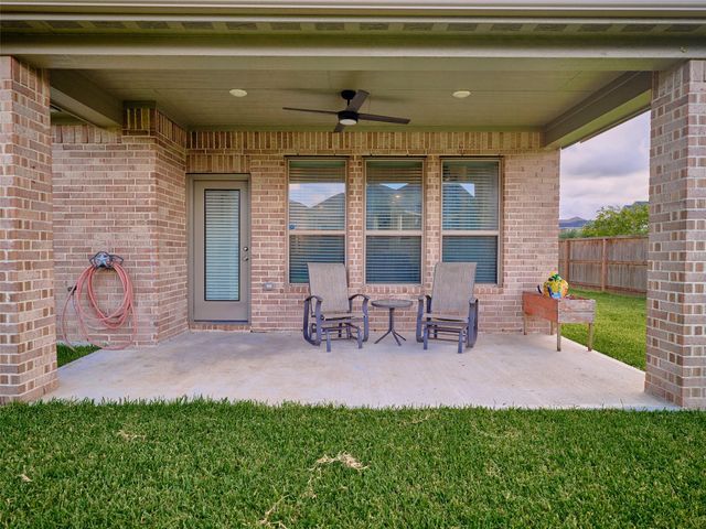 400 Beken Cove Lane, La Porte, TX 77571