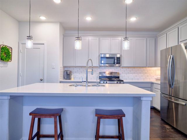 400 Beken Cove Lane, La Porte, TX 77571