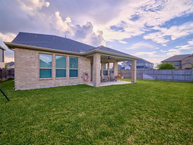 400 Beken Cove Lane, La Porte, TX 77571