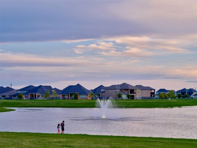 400 Beken Cove Lane, La Porte, TX 77571