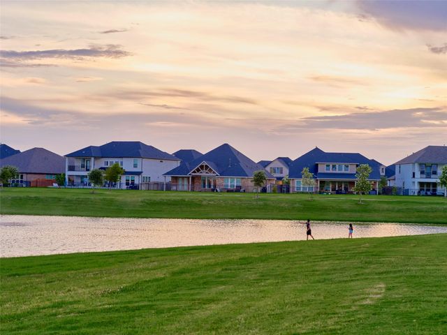 400 Beken Cove Lane, La Porte, TX 77571