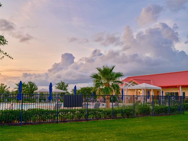 400 Beken Cove Lane, La Porte, TX 77571