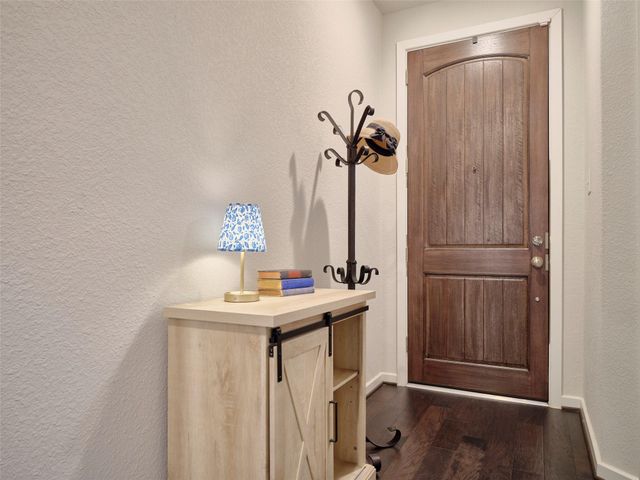 400 Beken Cove Lane, La Porte, TX 77571